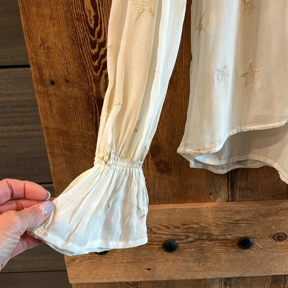 Woman’s blouse - Picture 3 of 7